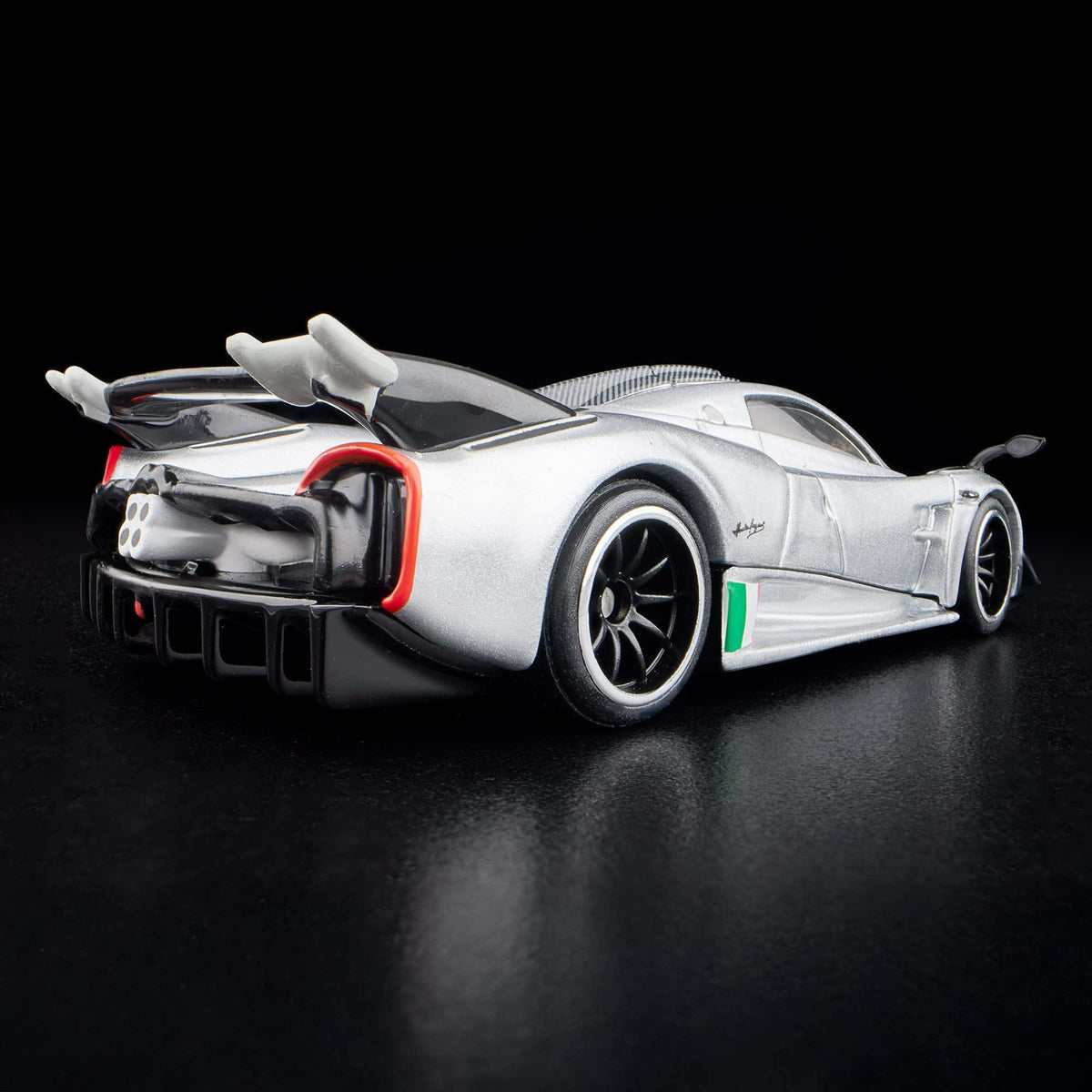 Hot Wheels RLC Exclusive '21 Pagani Huayra R Pearl Silver 1:64 Die-Cast