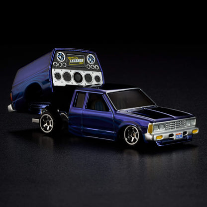 Hot Wheels RLC Exclusive 1986 Nissan 720 King Cab Spectraflame Steel Blue 1:64 Die-Cast JJY64-9893
