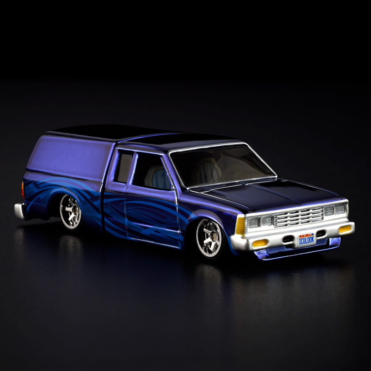 Hot Wheels RLC Exclusive 1986 Nissan 720 King Cab Spectraflame Steel Blue 1:64 Die-Cast JJY64-9893